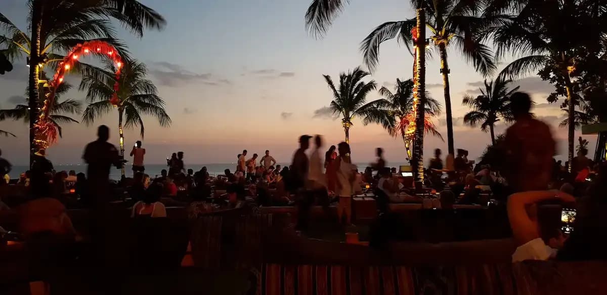 10 Beach Club Terbaik di Seminyak: Seru dan Menarik