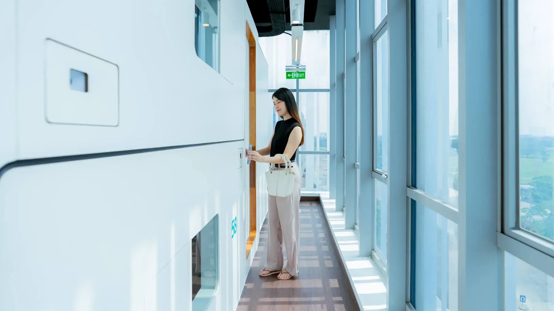 Hotel Kapsul Aman Untuk Wanita: 5 Alasan Kamu Harus Menginap di Bobobox!