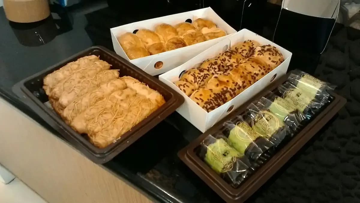 20 Rekomendasi Makanan Khas Bandung untuk Oleh-Oleh