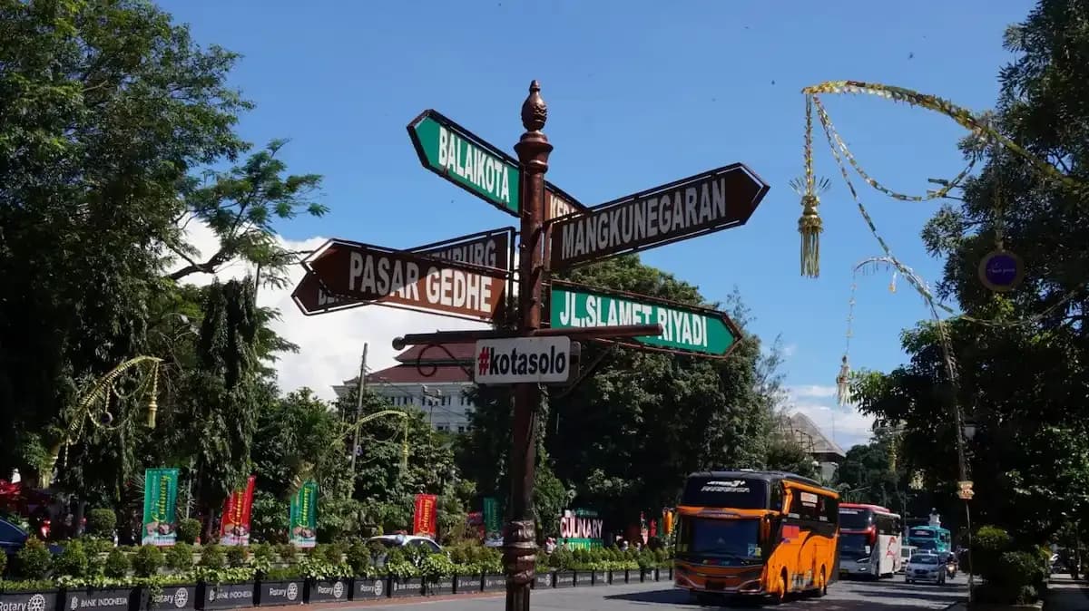 20 Oleh-oleh Khas Solo Kekinian, Jangan Sampai Kelewatan!