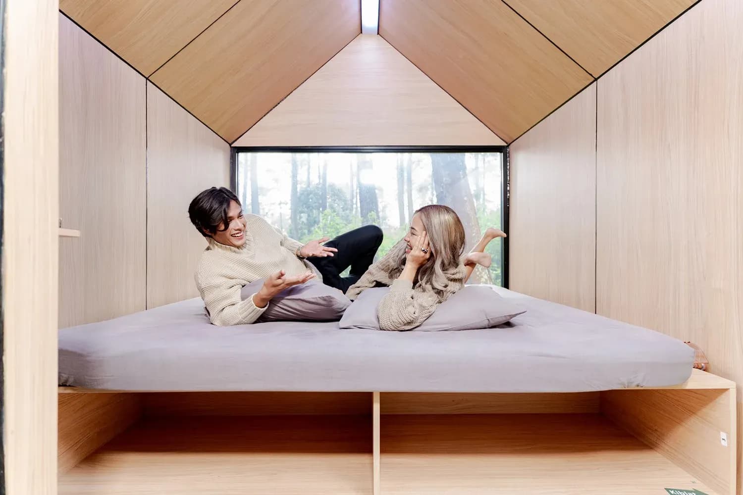 10 Ide Dekorasi Kamar Bulan Madu yang Super Romantis!