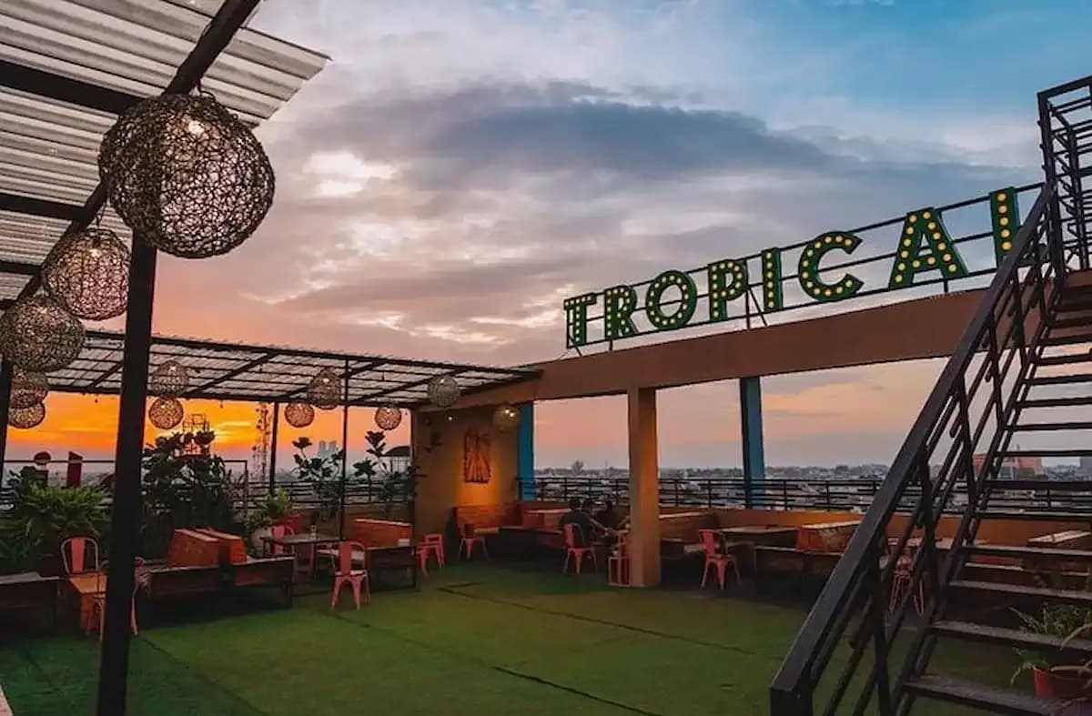 22 Cafe Tempat Nongkrong di Medan Paling Hits