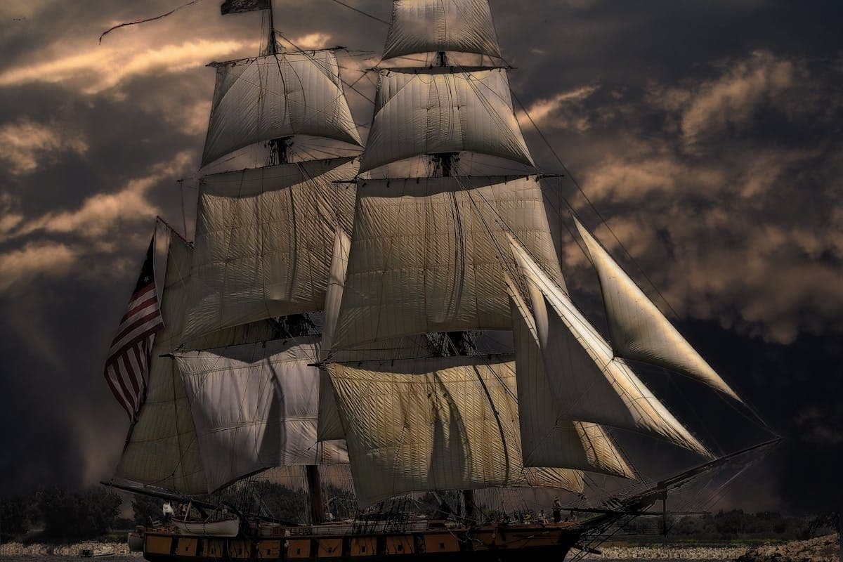 16 Rekomendasi Film tentang Bajak Laut Paling Menegangkan