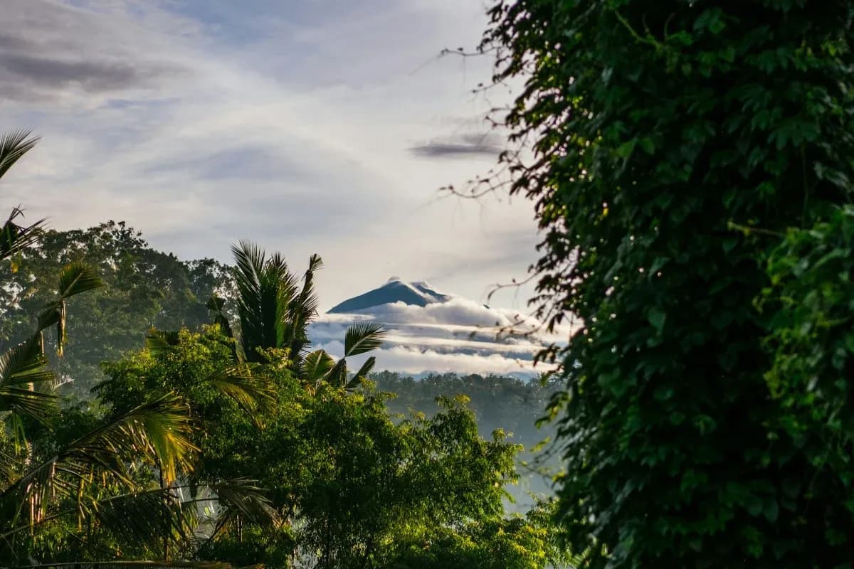 Panduan Eksplor Gunung Abang, Ikon Legendaris Kintamani