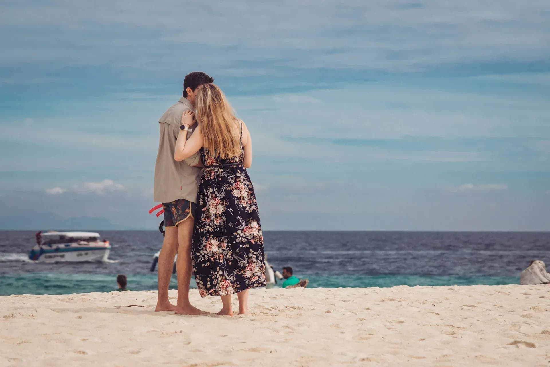 9 Pulau Tempat Bulan Madu Indonesia Ini Romantis Banget!