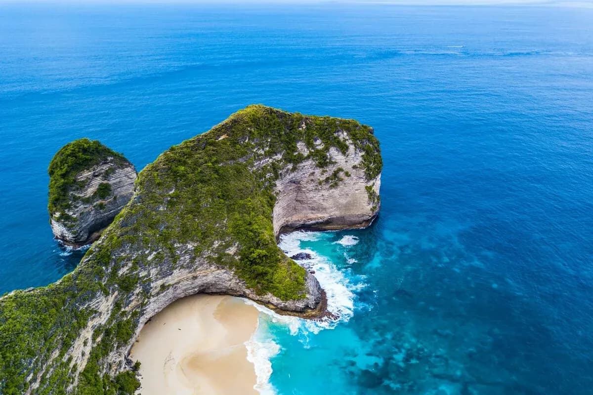 16 Pantai di Bali yang Cocok untuk Liburan Santai