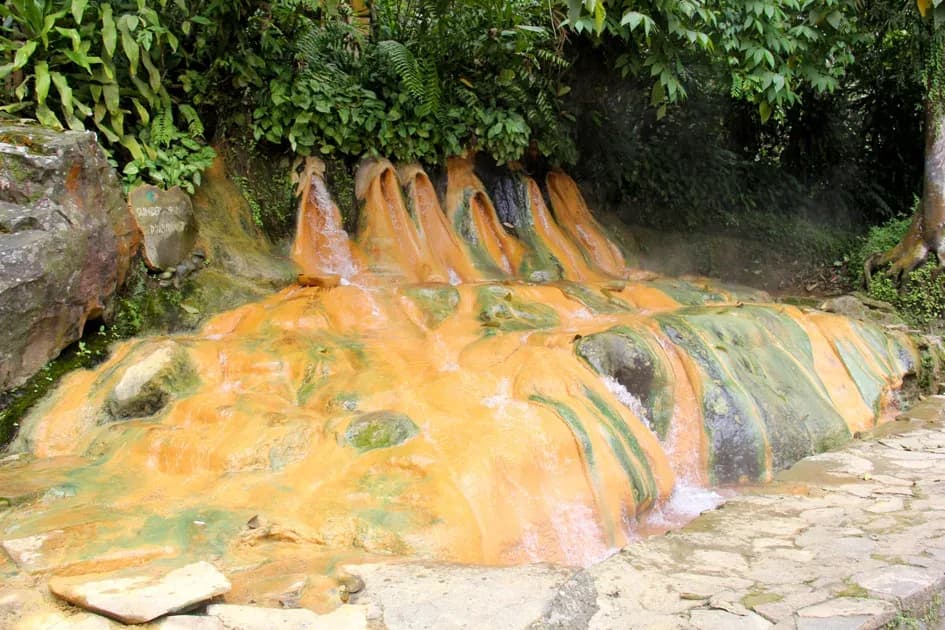 Liburan ke Pancuran Telu Baturaden, Berendam di Sumber Mata Air Berkhasiat