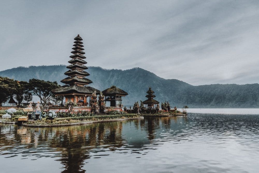 Tak Kalah Indah dengan Pantainya, Kunjungi Danau-Danau di Bali Berikut Ini!