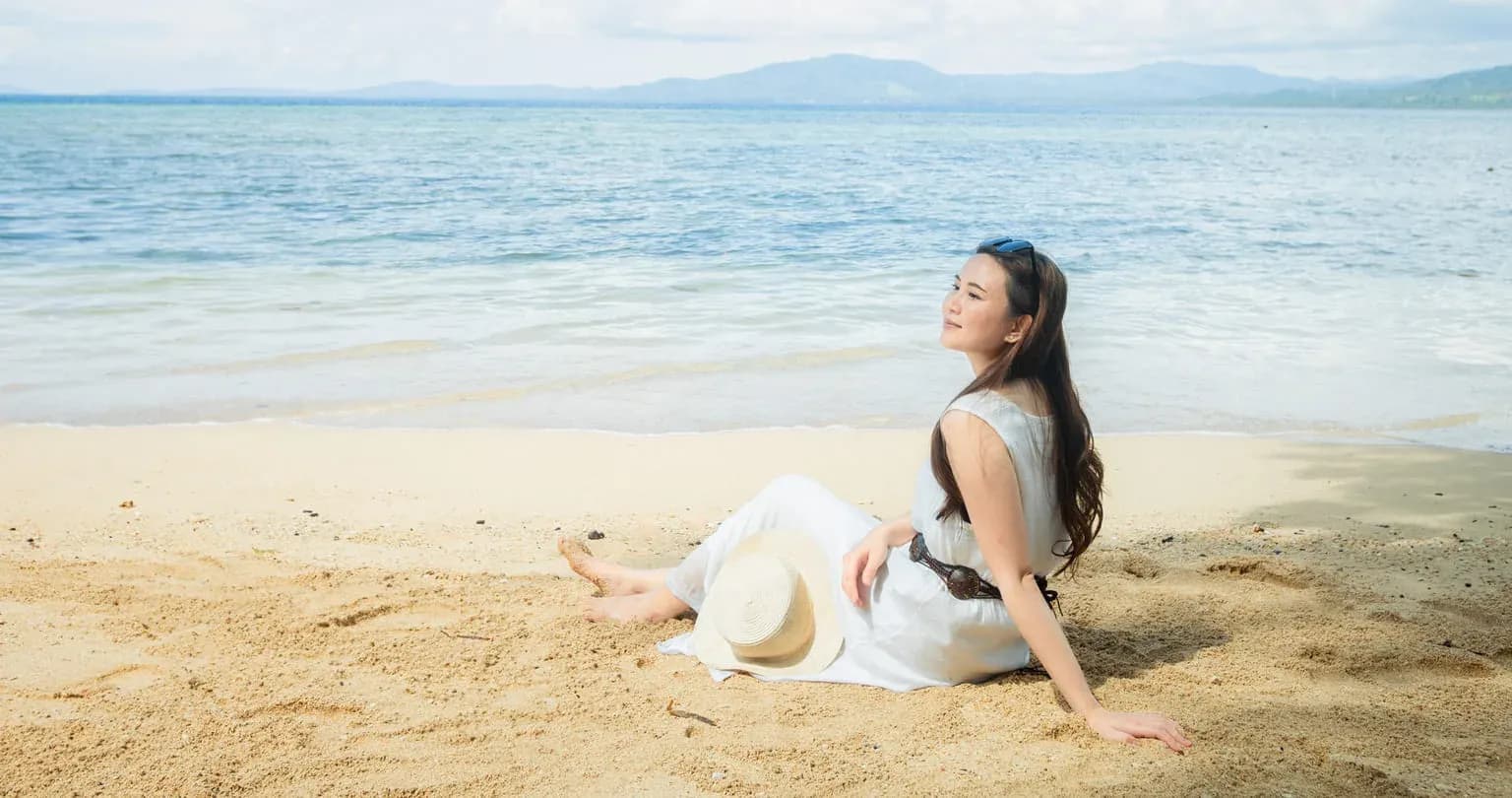 Pantai Adem Anyer: Spot Liburan Favorit di Serang