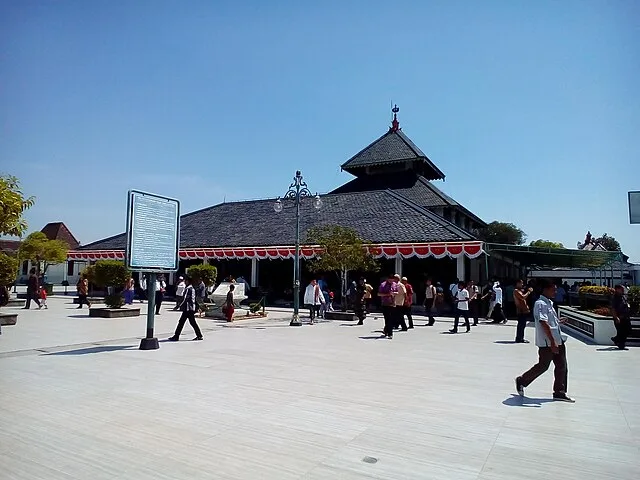 wisata religi ke makam wali songo