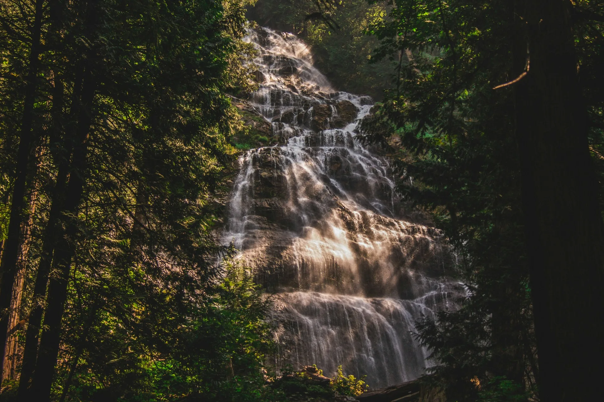 air terjun kapas biru