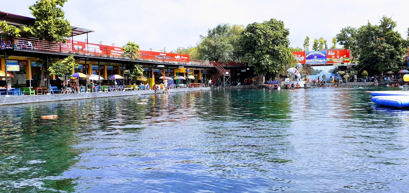 kolam umbul ponggok klaten