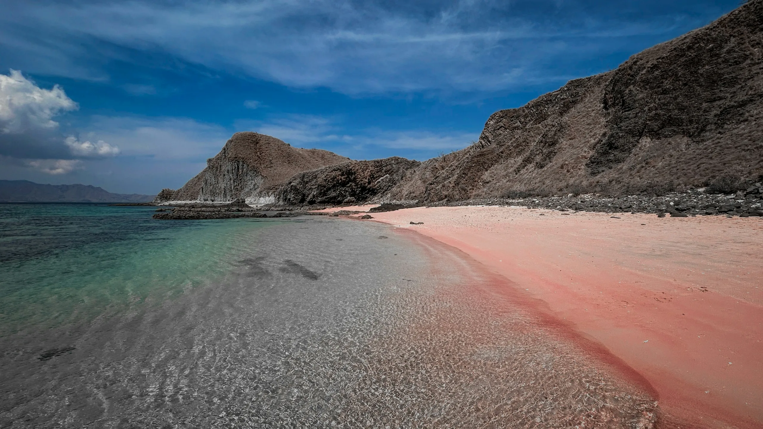 mari ke tempat pantai pink di lombok