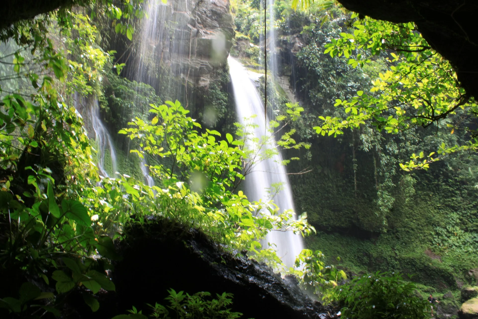 curug cikahuripan