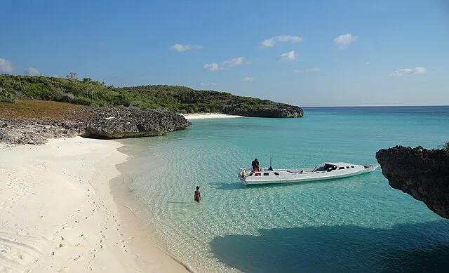 pantai bahuluang kepulauan selayar