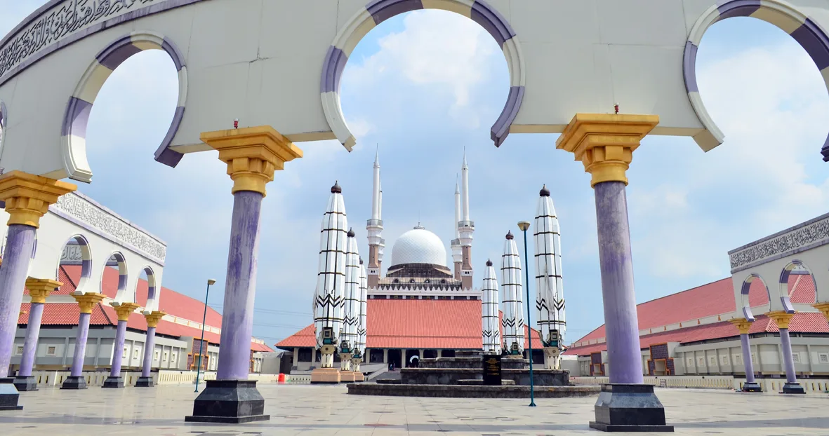 me-review grand mosque of central java