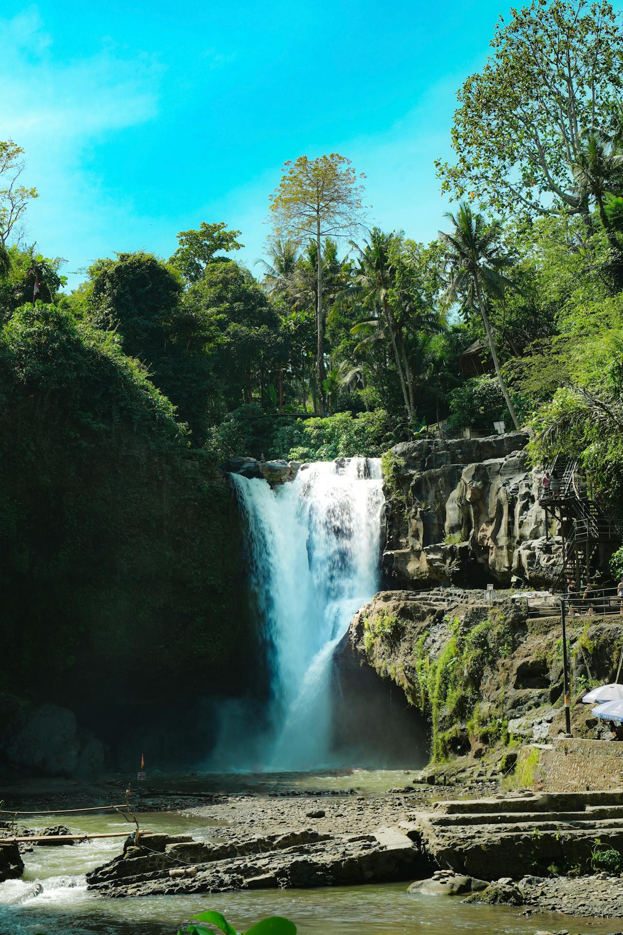 air terjun tegenungan bali