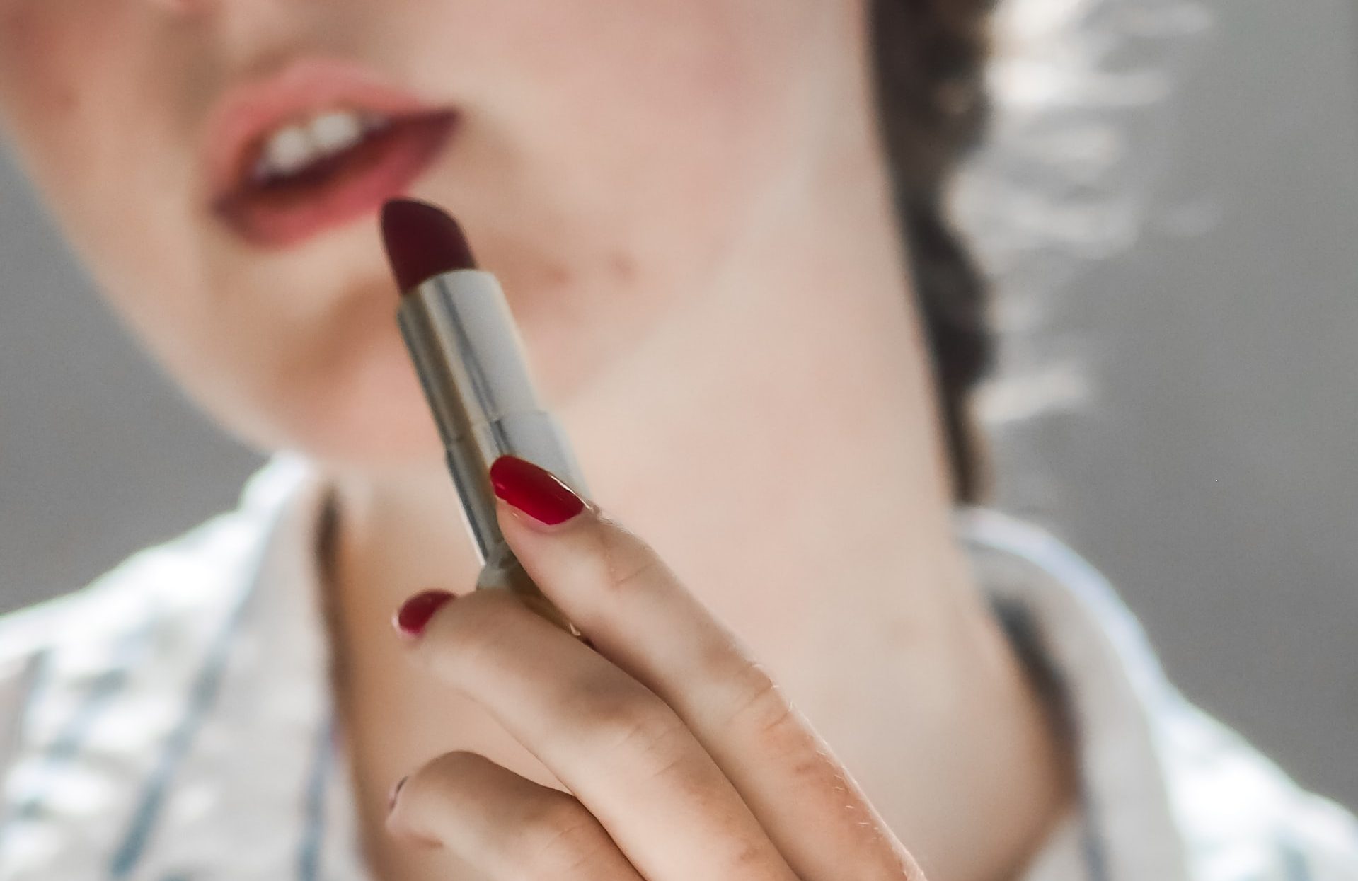 10 Kesalahan Umum Makeup Natural: Wajib Disimak Saat Ingin Mencoba Tampilan Makeup ‘No Makeup’
