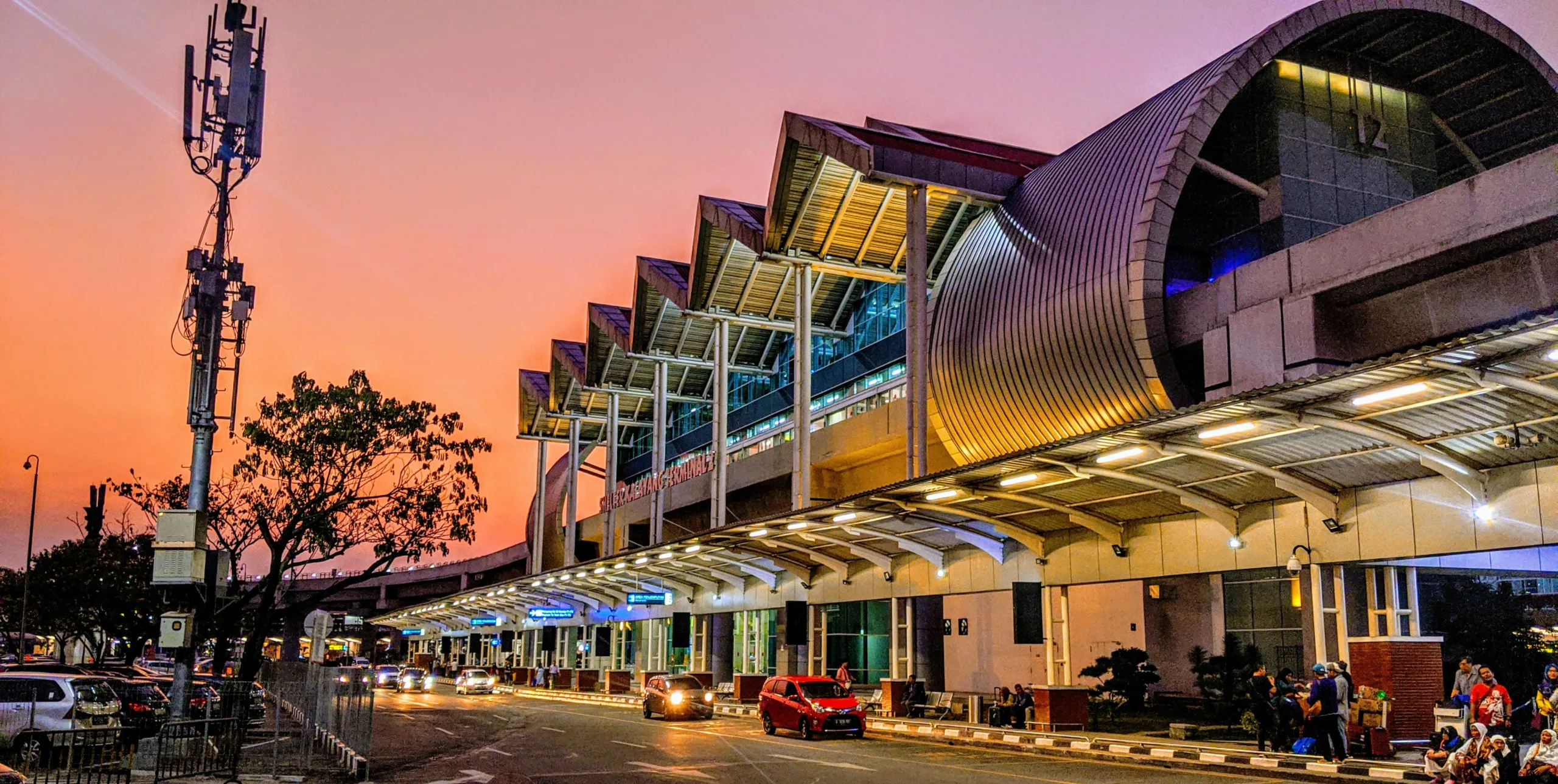 fakta tentang bandara soekarno hatta