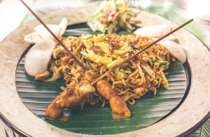 tempat makan legendaris di indonesia