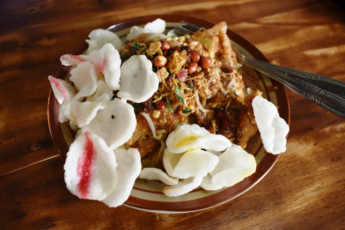 lontong tahu