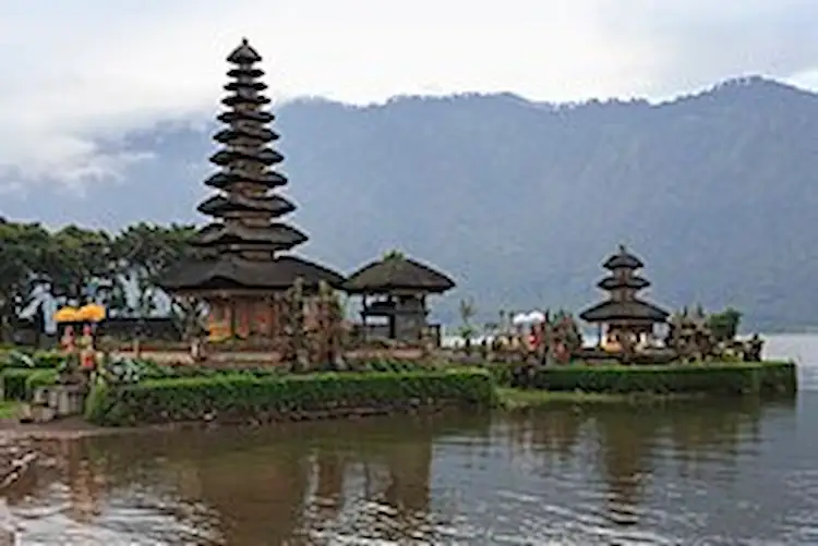 Brantan Bali Pura Ulun Danu Bratan