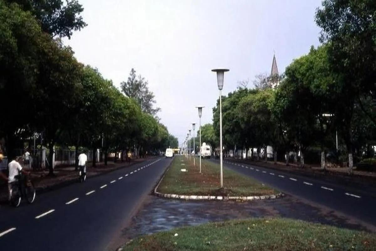 Suasana Jalan Diponegoro
