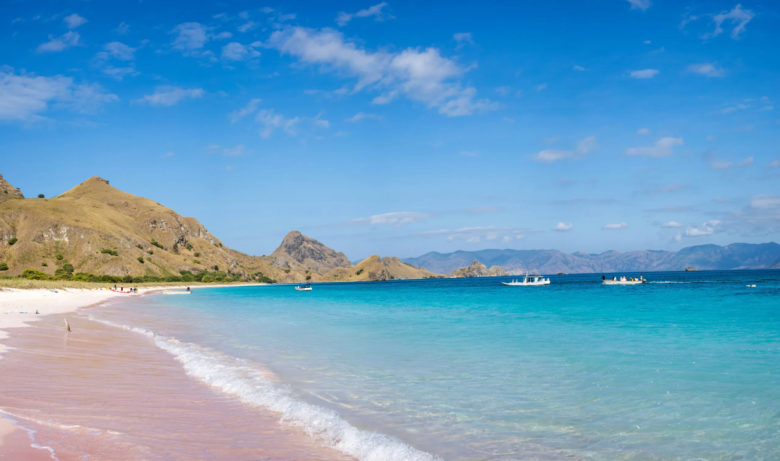 pantai unik ini sering jadi destinasi wisata