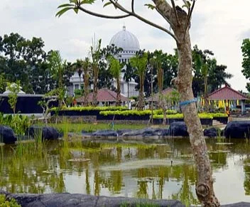 desain taman kota cantik di indonesia