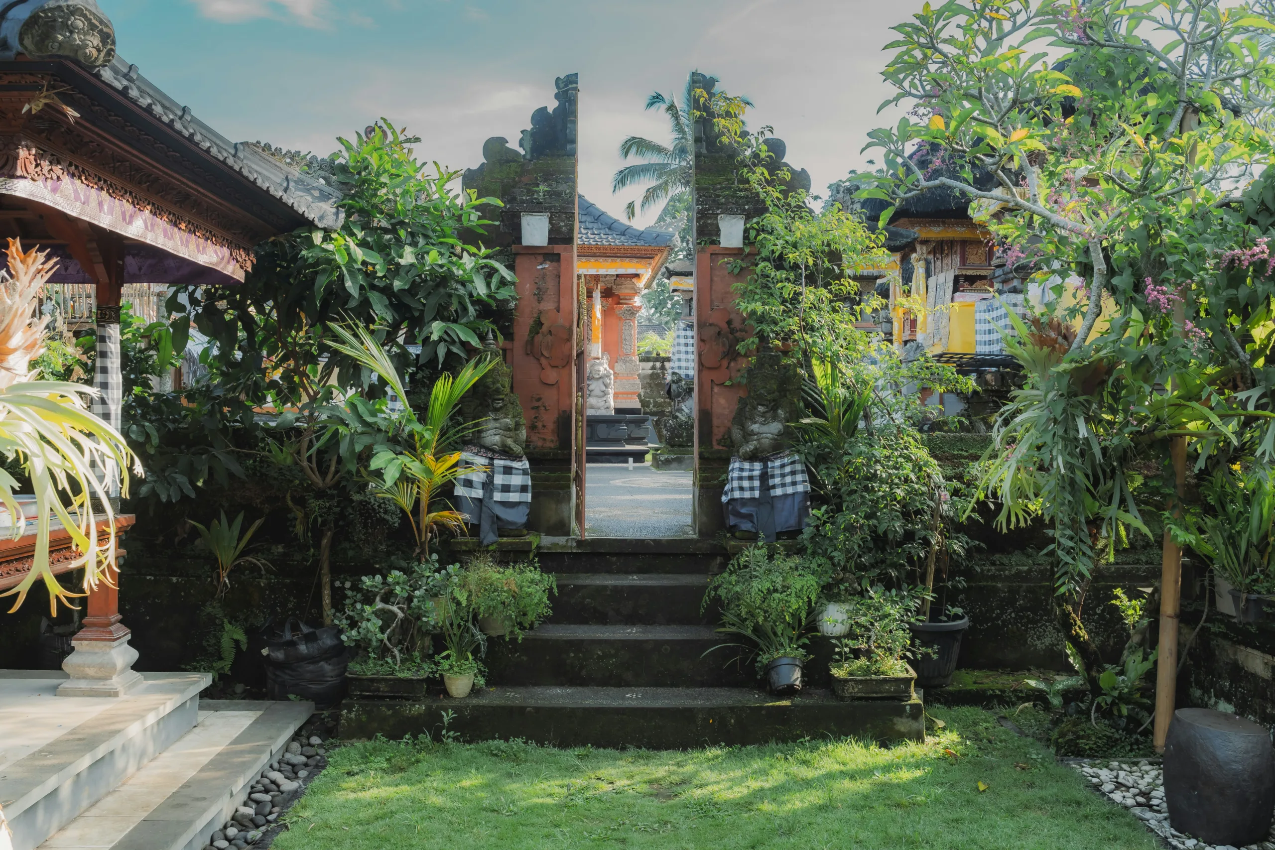 kenapa hari raya nyepi tidak boleh keluar rumah