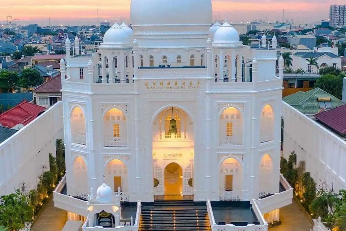 9. Masjid Agung Sunda Kelapa