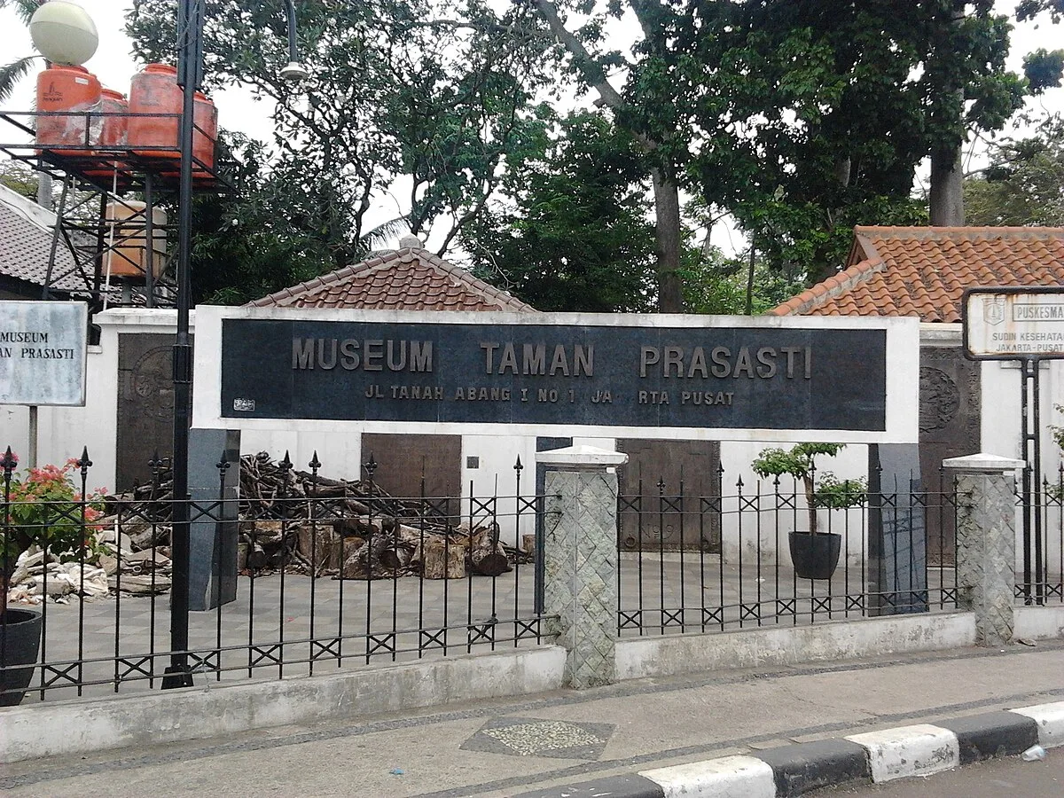 museum taman prasasti