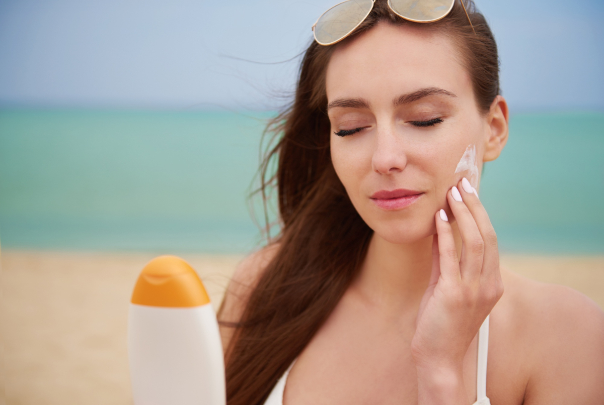 Perbedaan sunscreen dan sunblock