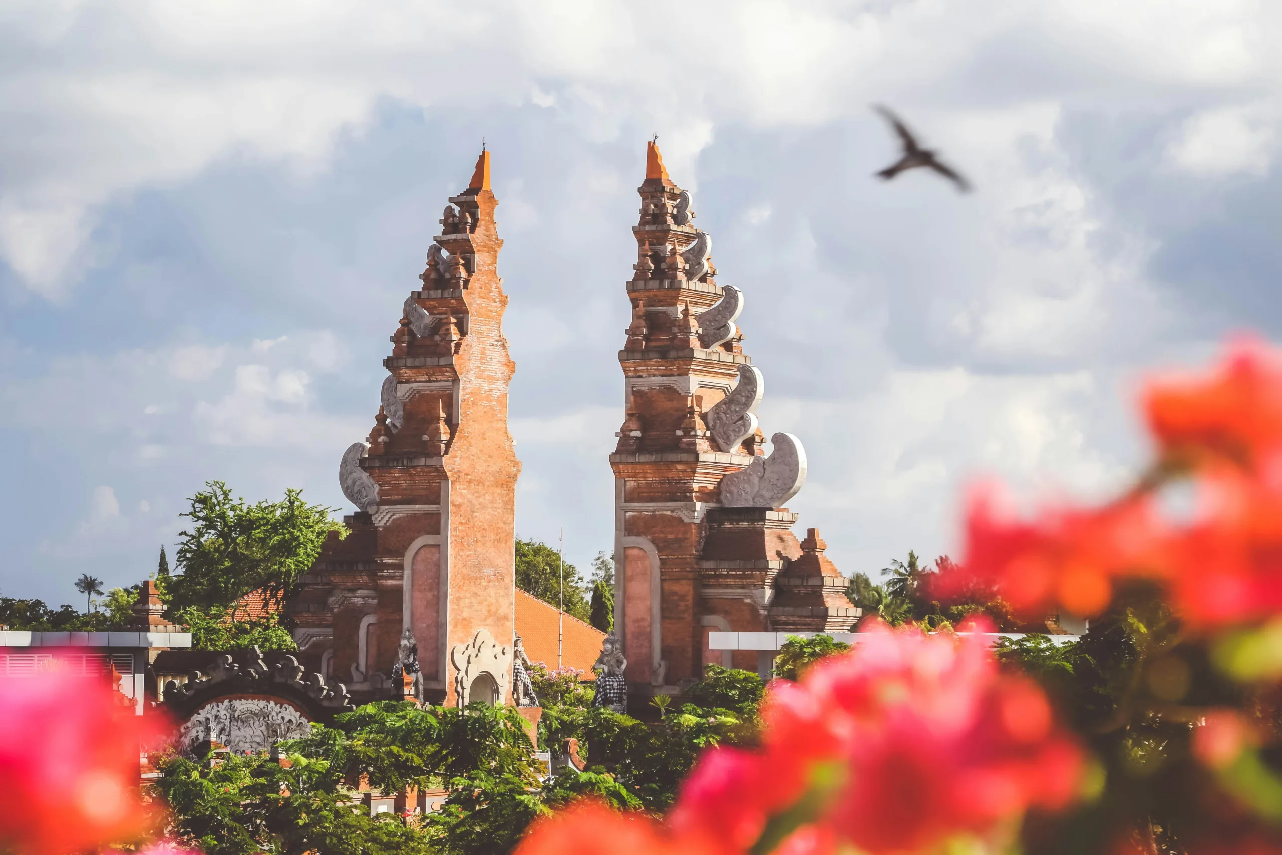 bulan yang bagus untuk liburan ke bali desa adat bali