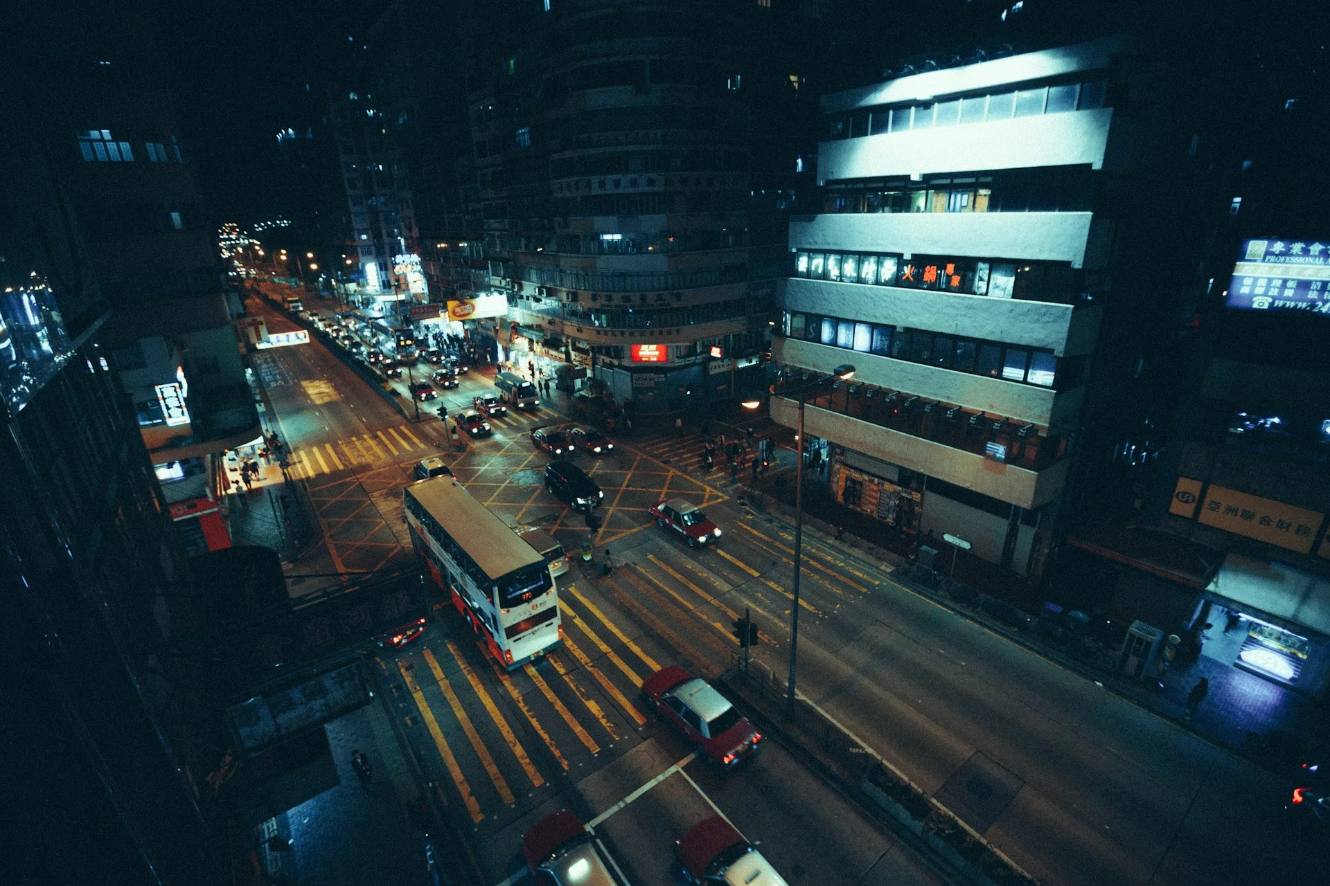 perjalanan dengan bus malam