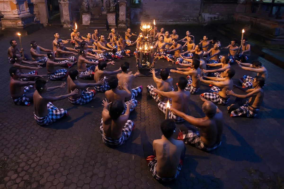 tari kecak