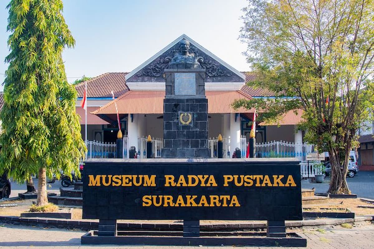 Sejarah Museum Radya Pustaka