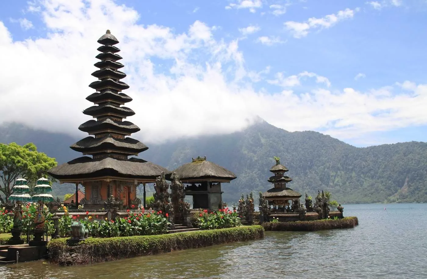 A view of Balinese twin temple - sustainable trip in Bali)