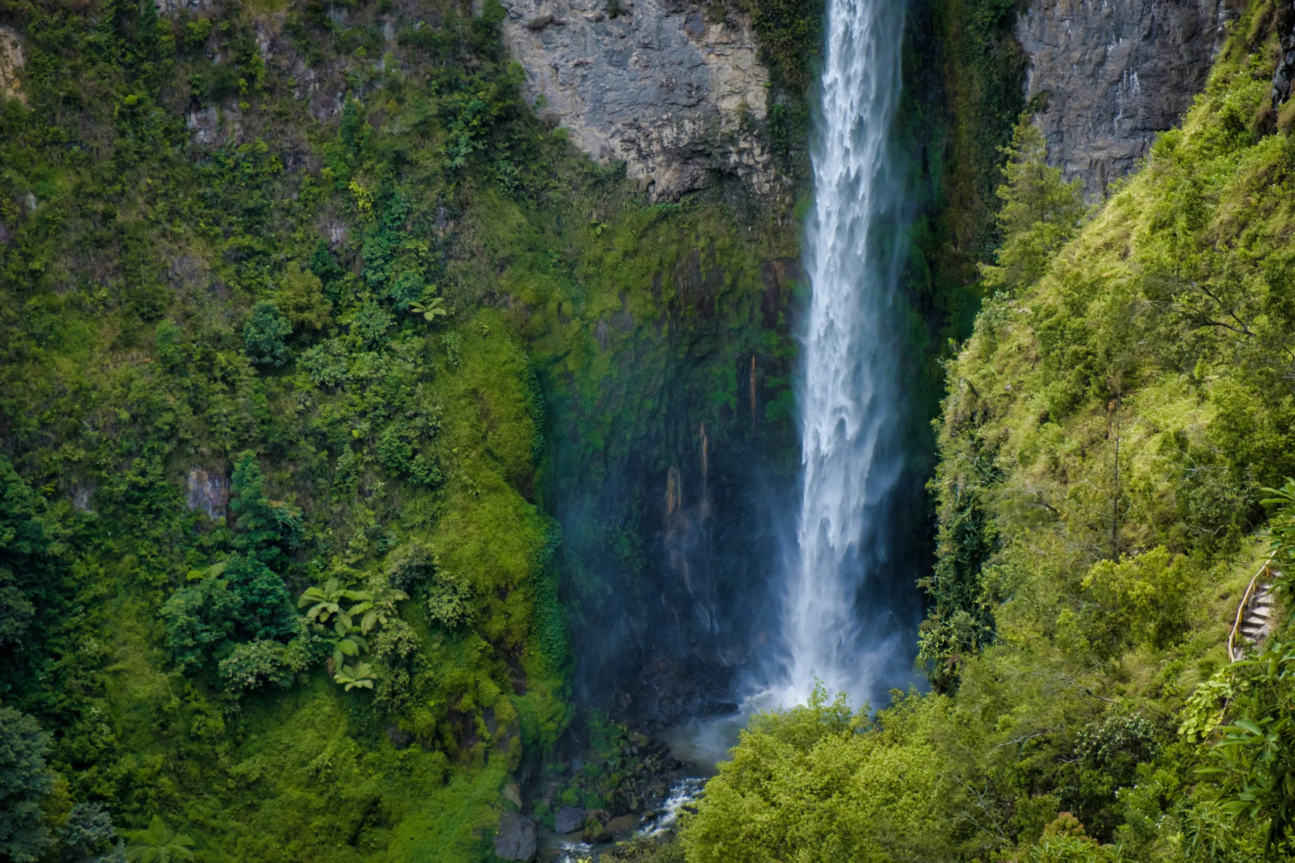 air terjun tertinggi di sumatera air terjun tesbatan