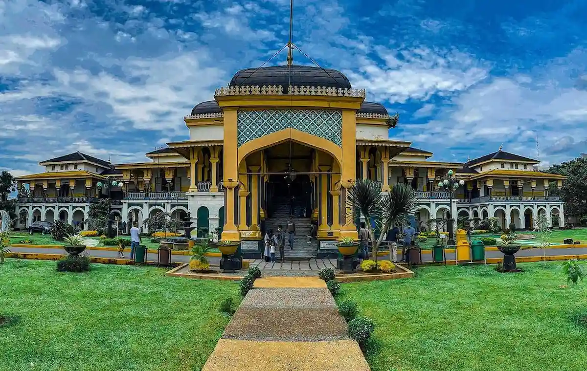 Sejarah Istana Maimun Peninggalan Sejarah Kerajaan Deli