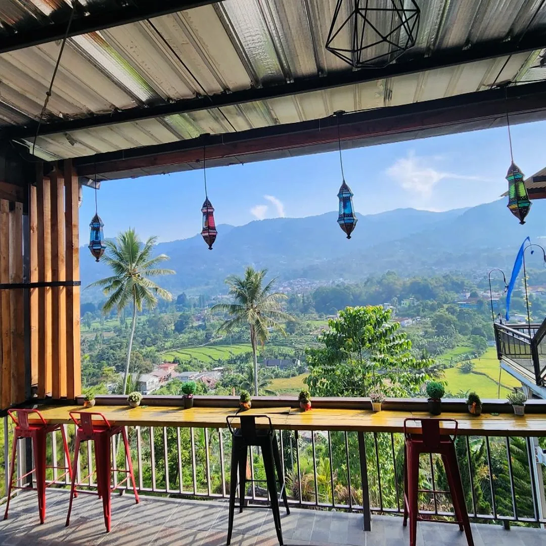 breve hills resto, tempat makan enak di bogor