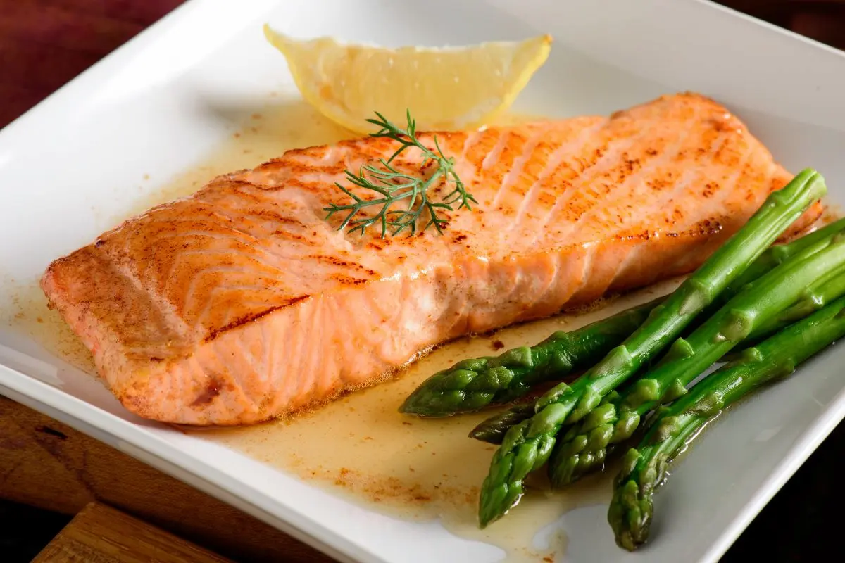 Apakah Salmon Boleh Dikonsumsi Secara Rutin