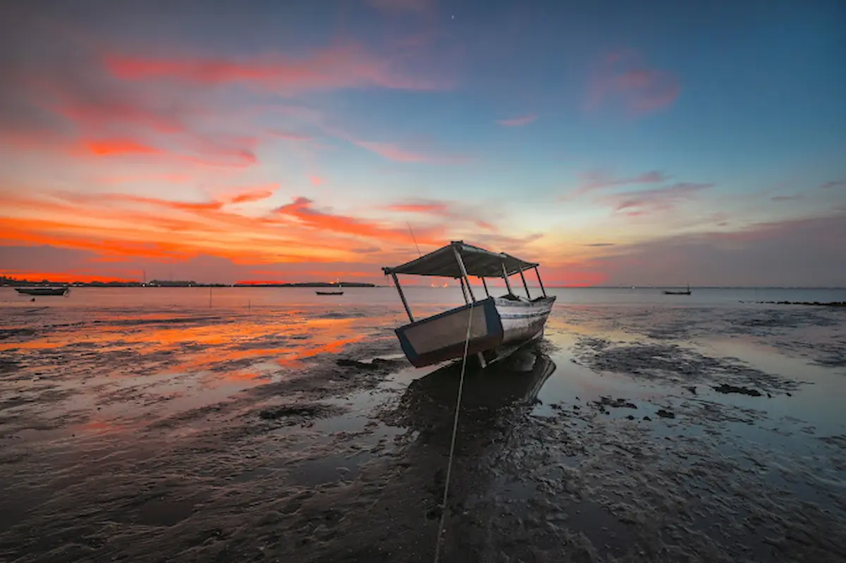 Sunset yang Eksotis di Pantai Tanjung Kait