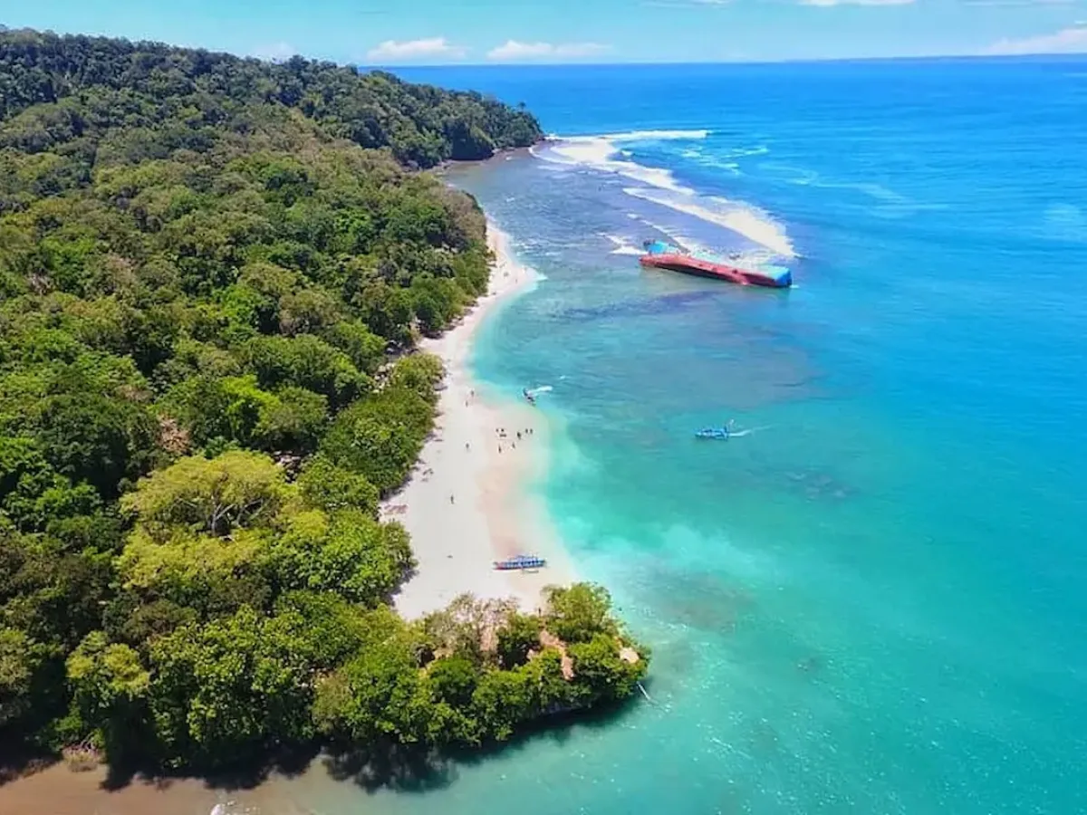 Pantai Pangandaran - Raja Wisata