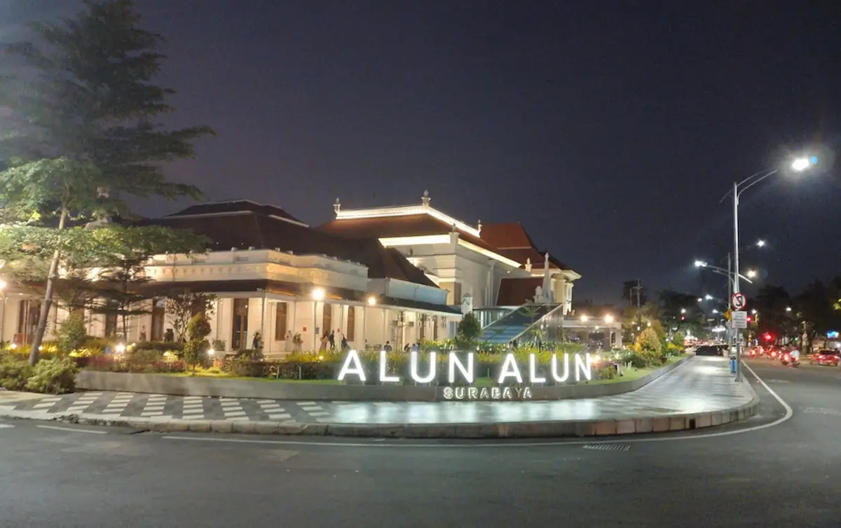 Alun-Alun Surabaya