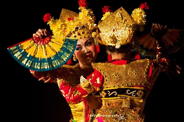 Legong Dance - traditional Balinese dance and ceremonies