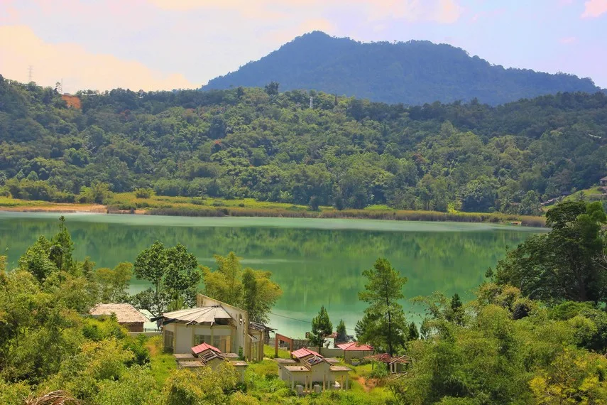 danau di manado