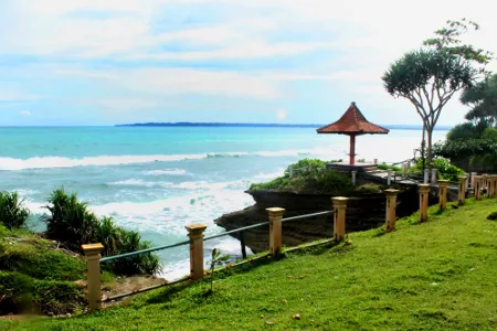 pantai pangandaran batu hiu