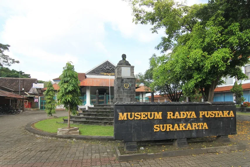 sejarah museum radya pustaka