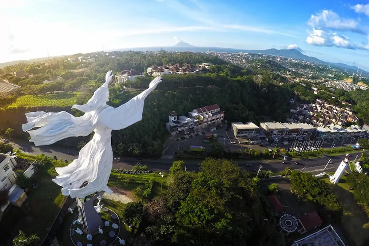 Jam Buka Patung Yesus Memberkati di Manado